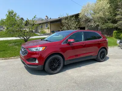 Beau véhicule très propre avec plusieurs options. Toit panoramique Sièges en cuir AWD Option conduit...