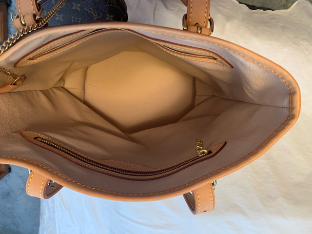 Original Louis Vuitton bag  in Women's - Bags & Wallets in Medicine Hat - Image 4