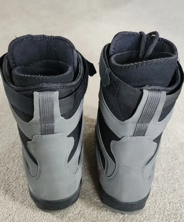 Men Size 9 - Snowboard boots in Snowboard in Calgary - Image 3