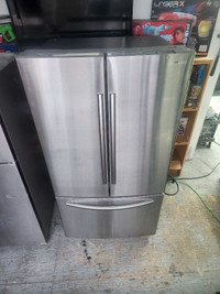 Frigidaire Stainless Samsung-LIVRAISON POSSIBLE