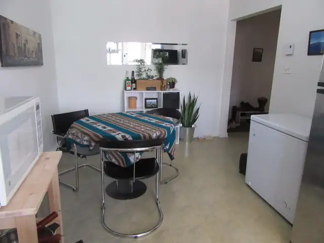 Métro Jean-Talon TRES GRAND 5 1/2, UN MOIS GRATUIT, ensoleillé