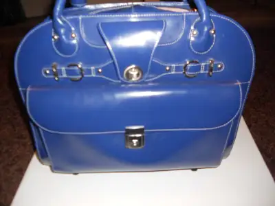Laptop travel case with wheels and extendable handle, View more
