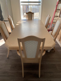 Dining table set with hutch 