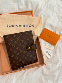 Authentic Louis Vuitton Large Ring Agenda Cover in Monogram