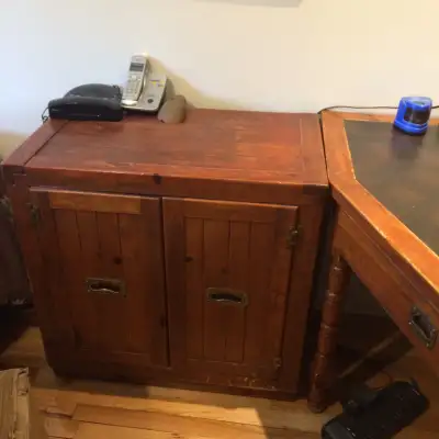 Bedroom set: solid wood, Young-Hinkel, View more