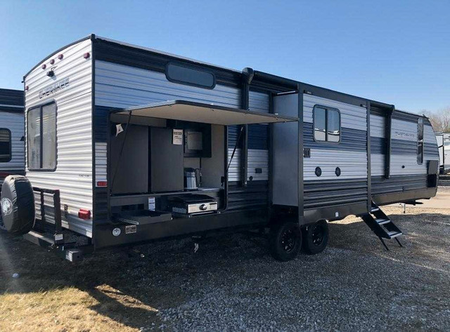 2021 Cherokee Limited  30'BH  in Travel Trailers & Campers in Thunder Bay