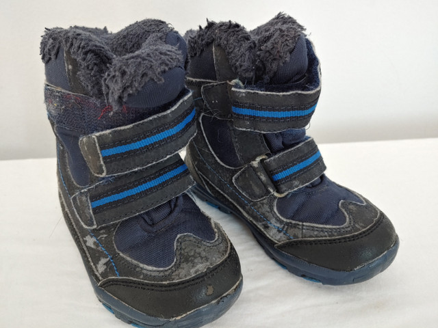 Winter  boots in Kids & Youth in London