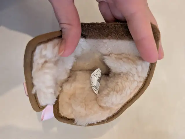 UGG Baby Jesse Bow II Size 4/5 in Clothing - 9-12 Months in Markham / York Region - Image 7