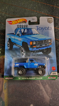 Hot Wheels PREMIUM '87 Toyota Pickup Truck