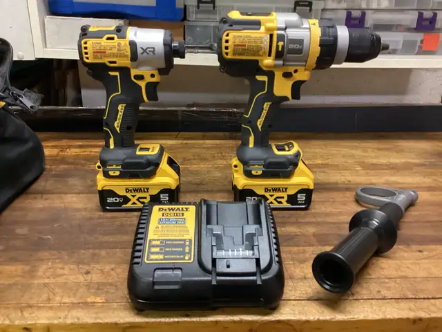 DEWALT 20v MAX XR 3-SP. IMPACT DR. and F. AD.1/2” HAMMER DR. KIT in Power Tools in Barrie - Image 6