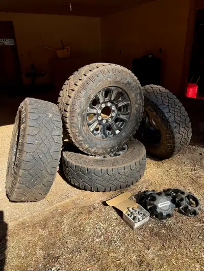 OEM Ford F350 Tremor wheels and tires. Goodyear Wrangler Duratrack LT 265/75 R18 Tire pressure senso...