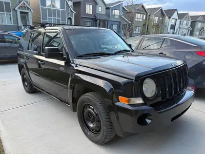 2009 Jeep Patriot North Edition 4x4 2.4L engine with 5-speed manual transmission Runs and drives wel...