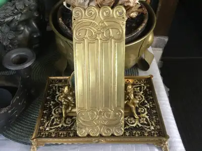 A beautiful art nouveau brass door finger push plate, c.1910. It is in perfect condition measuring 1...