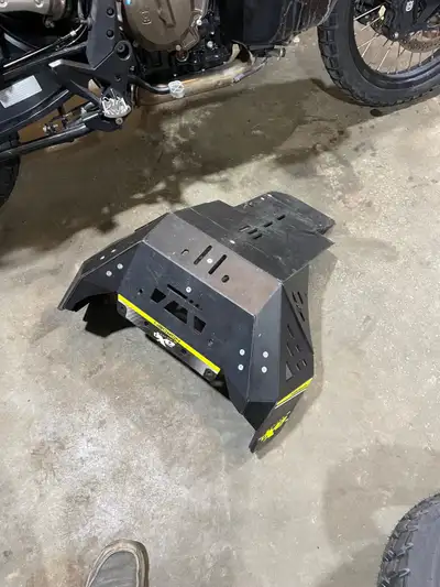 Selling an AXP skid plate for the Norden 901. Like new shape. Few scratches and knotched to clear a...