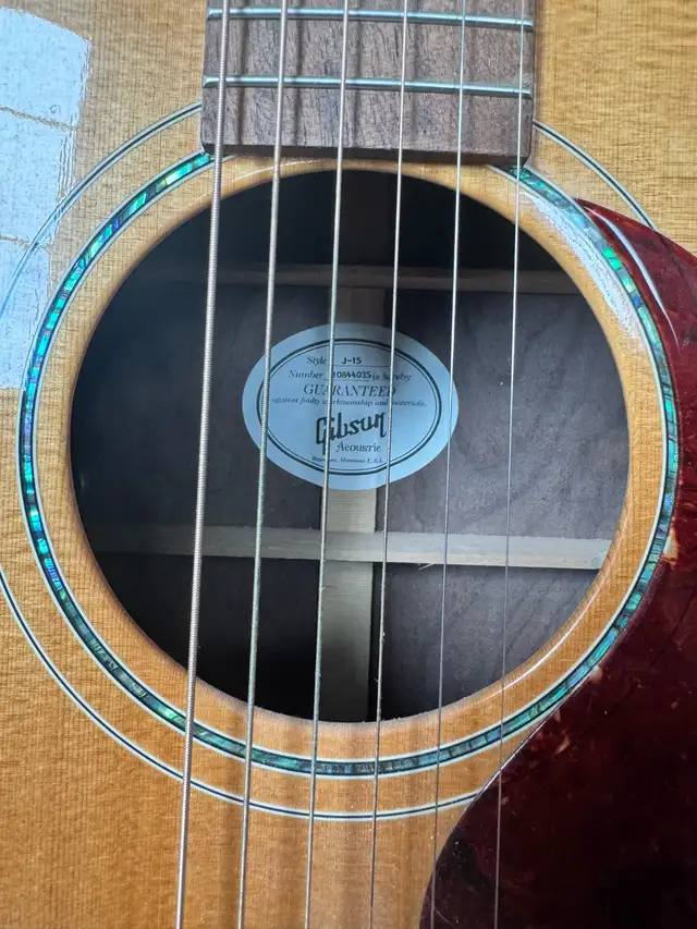 Gibson J-15 Acoustic Guitar – Beautiful Condition – Includes Har in Guitars in Ottawa - Image 3