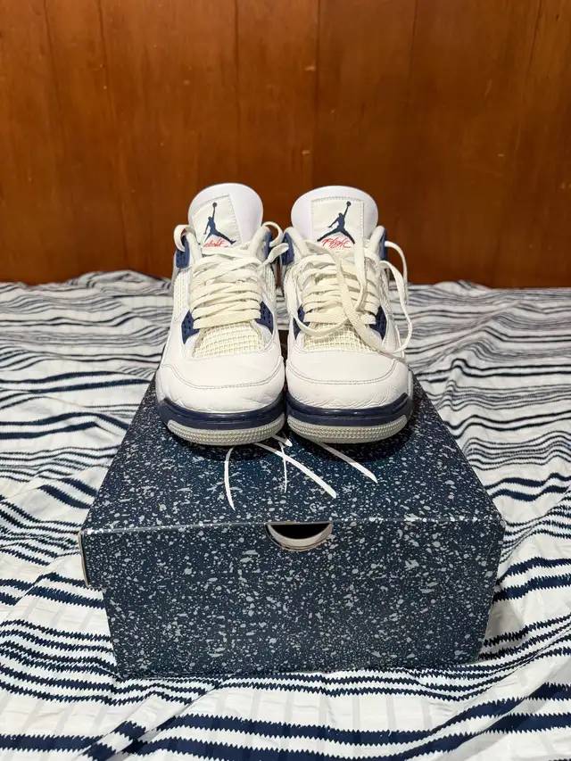 Jordan 4 Retro Midnight Navy in Men's Shoes in Calgary - Image 3