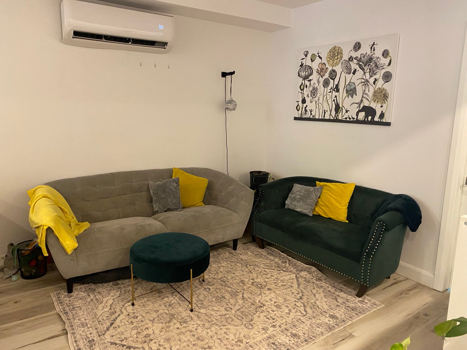 Sunny and Spacious Room in Plateau 4 1/2 - September — photo 3