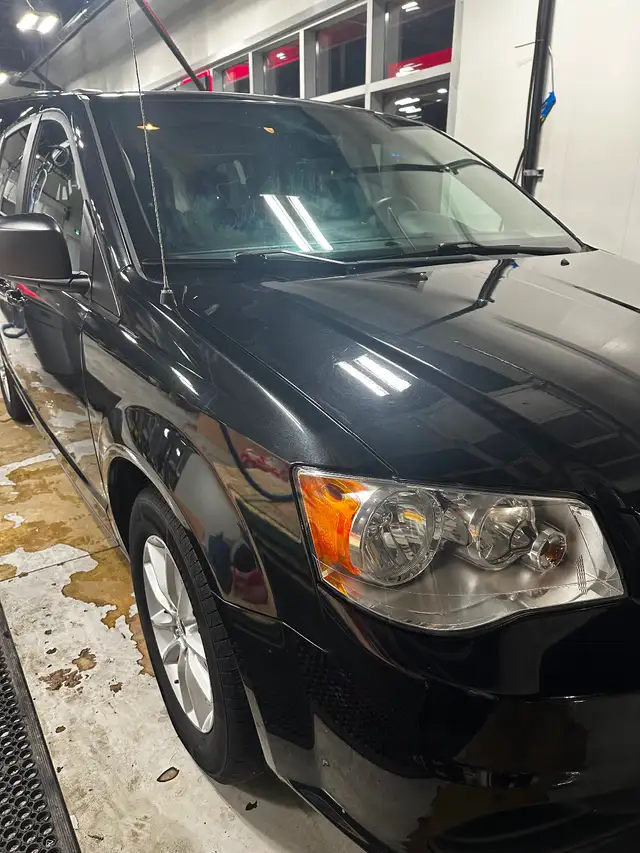 Minivan for Sale497679136479006721