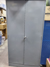 Metal locking cabinet