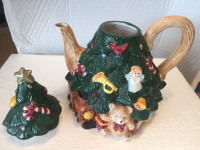 Vintage Ceramic Christmas Tree Coffee / Tea Pot