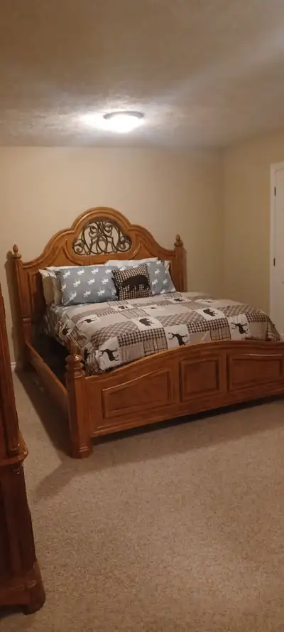 AVAILABLE ROOMS FOR RENT