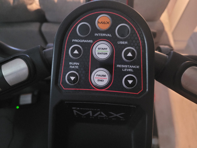 M5 Max Trainer. Bowflex in Exercise Equipment in Markham / York Region - Image 3