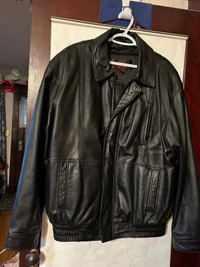 Danier man’s black leather jacket with removable vest, XL, mint 