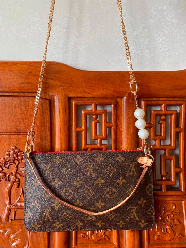 LV Golden Chain Set, DIY Neverful Porch Bag to Crossbody purse in Women's - Bags & Wallets in City of Toronto - Image 3