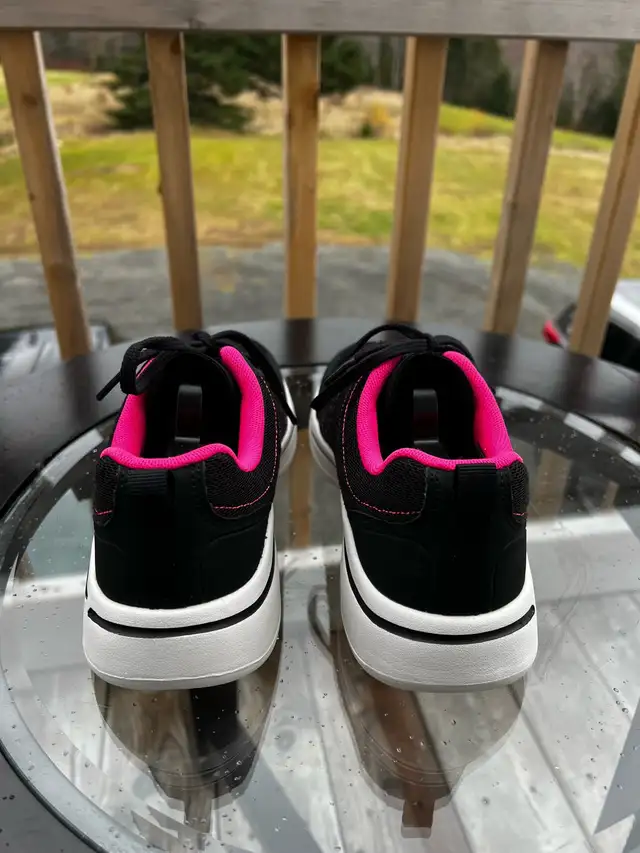 SKECHERS Women's GOWALK ARCHFIT Shoes - TRUE VISION 7 sz in Women's - Shoes in Cape Breton - Image 5