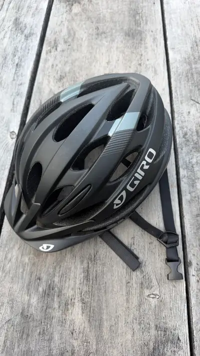 Giro Bicycle Helmet | Excellent Condition, View more