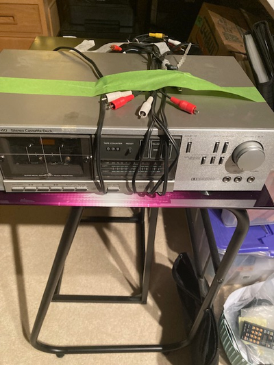 TEAK V-40 Steereo Cassette Deck Standard tape play back, recording, fast forward rewind Two head Des...