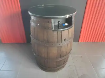 Arcade machine dans un baril...Gameroom pinball rétro antiquité, View more