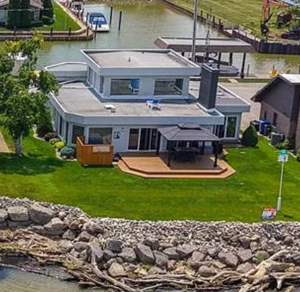 WATERFRONT HOME FOR SALE BY OWNER — LIGHTHOUSE COVE