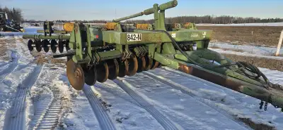 Wishek 842N 16’ Heavy-Duty Tandem Offset Breaking Disc, 24” Front Blades, 25” Rear Blades, 9” Spacin...