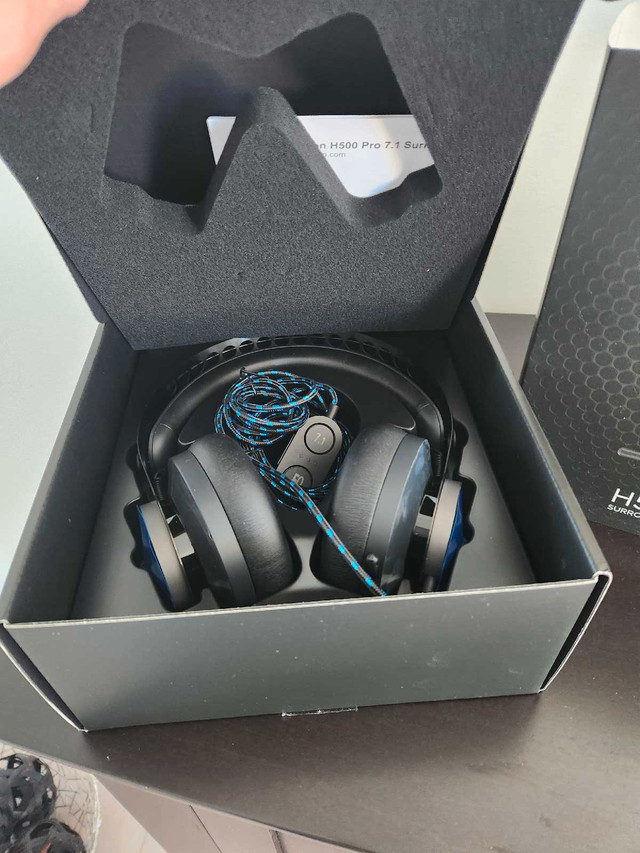 Le novo H500 Head Gaming Headset in Headphones in City of Halifax - Image 2