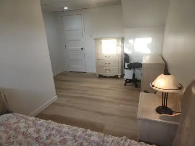 Room +Living room+ Private bathroom all included