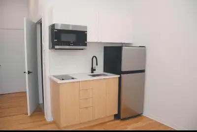 Studio à louer près du Plateau/ Studio for Rent Near the Plateau