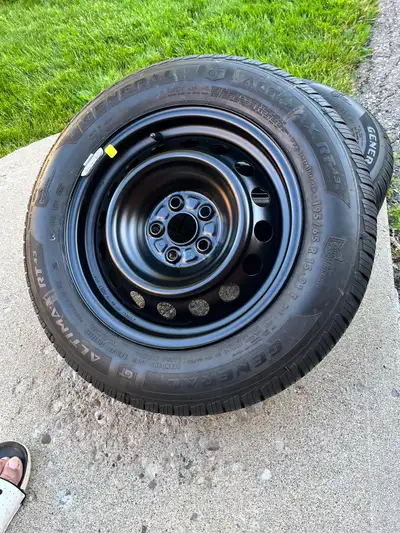 2 All season General tires mounted on Brand new OE Toyota still rims. Toyota Corolla, Matrix . 195/6...