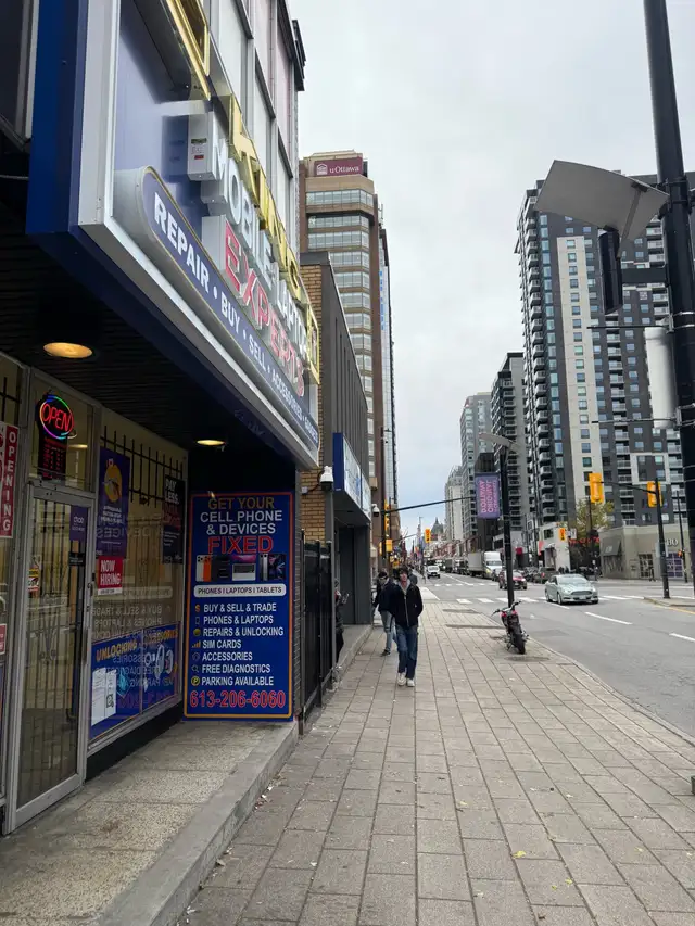 iPhone 15 plus unlocked like new in Cell Phones in Ottawa - Image 10