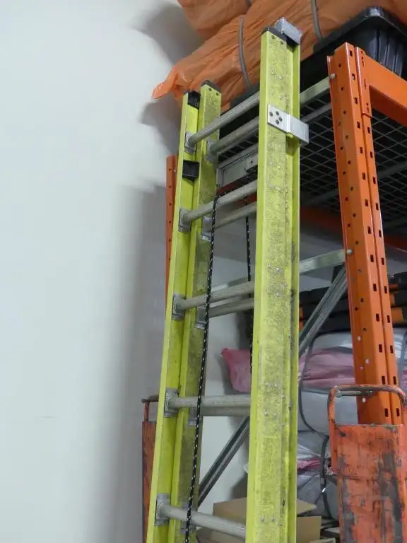 FEATHERLITE FIBREGLASS 20' EXTENSION LADDER in Ladders & Scaffolding in Oakville / Halton Region - Image 2