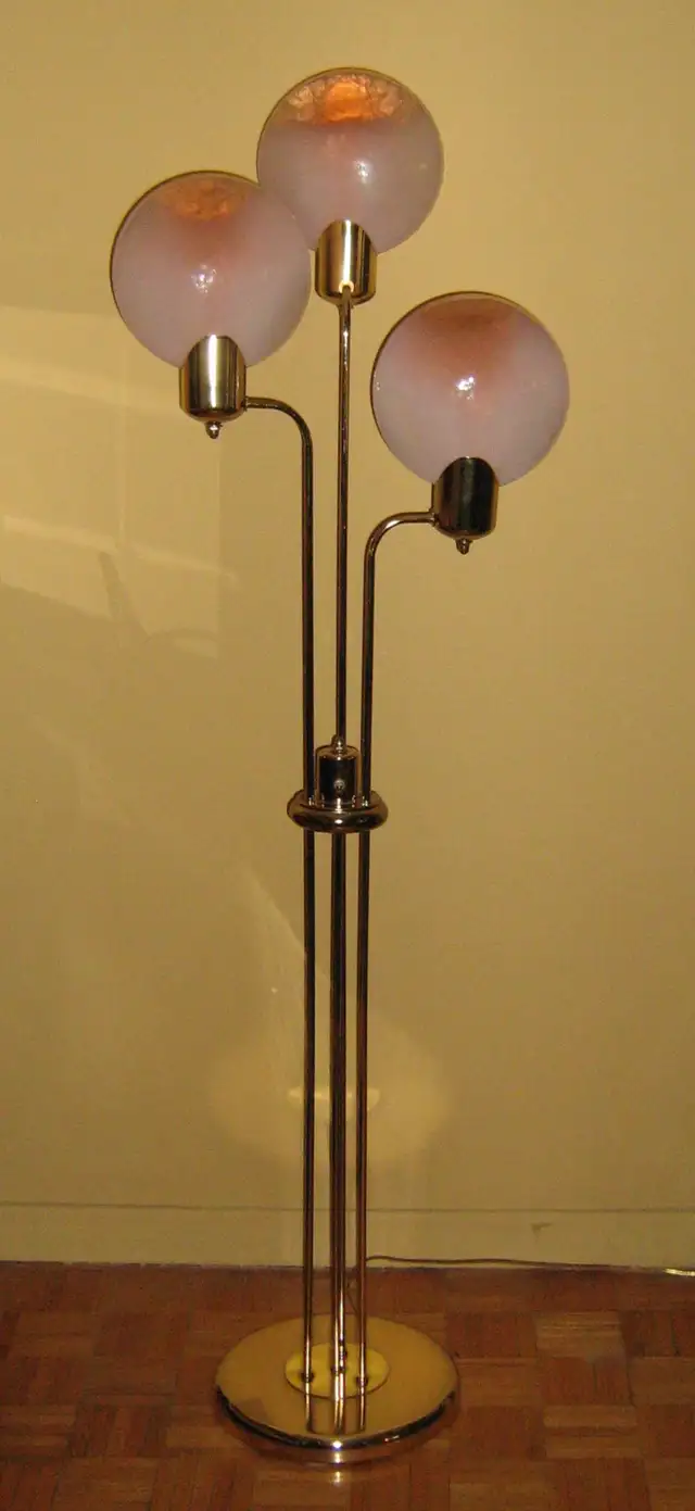 Vintage Italian Design Lollipop Floor Lamp w/ Coral Murano Glass in Indoor Lighting & Fans in City of Toronto - Image 3
