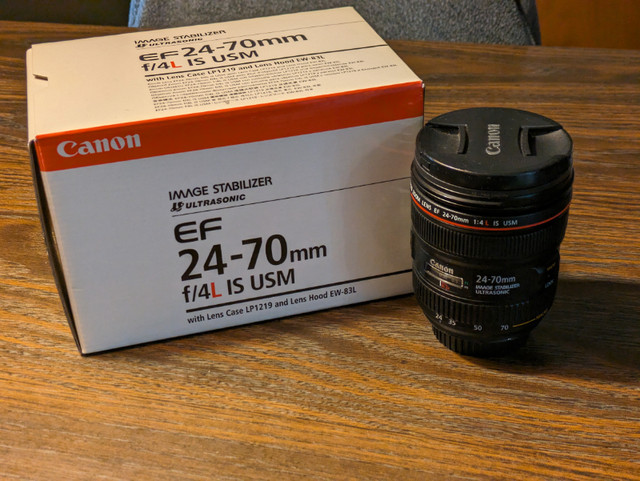 Canon EF 24-70mm f/4L IS USM dans Appareils photo et caméras  à Ville de Montréal
