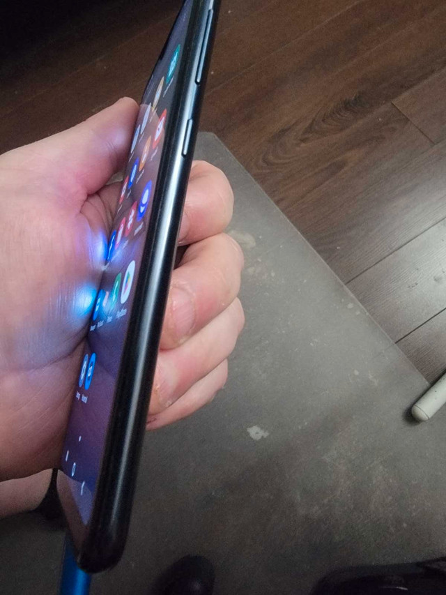 Samsung  A10E Unlocked in Cell Phones in Medicine Hat - Image 4