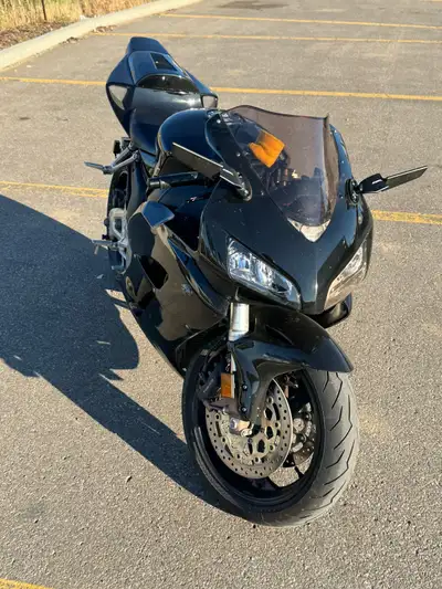 2004 Honda CBR · Driven 25,000 kilometers Priced for quick sale Cbr 1000 25,000km After market exhau...