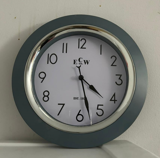 Wall Clock / Watch dans Bijoux et montres  à Ville de Montréal - Image 2