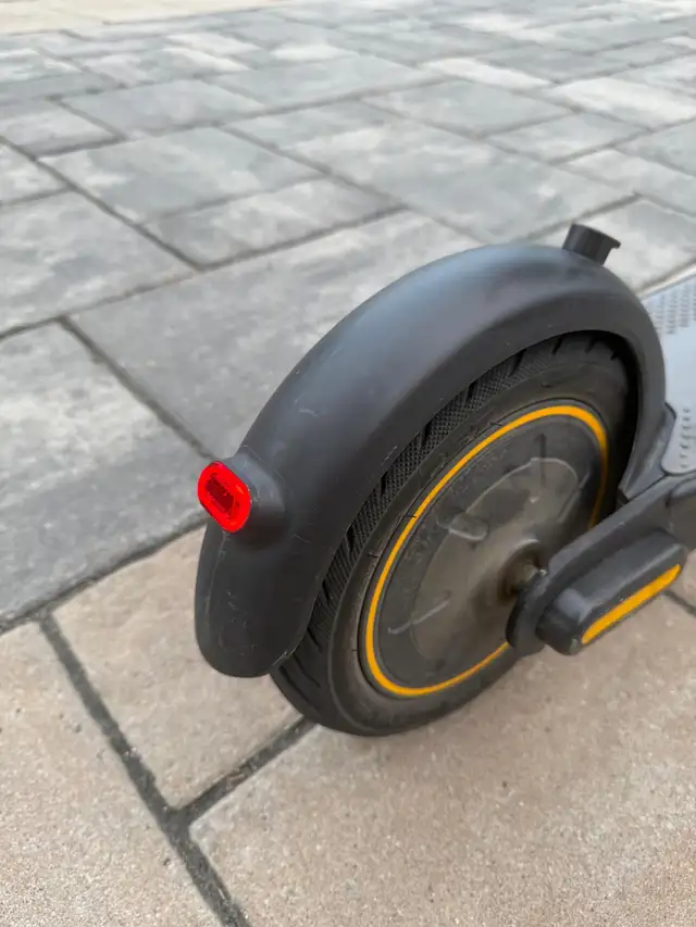 [New] Segway ninebot g30p max + charger in Scooters & Pocket Bikes in Markham / York Region - Image 6