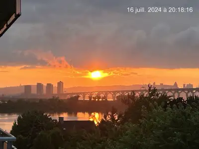Building Le Marquis, 5e étage, avec vue sur le fleuve, le Pont Champlain et Montréal Électros Inclus...