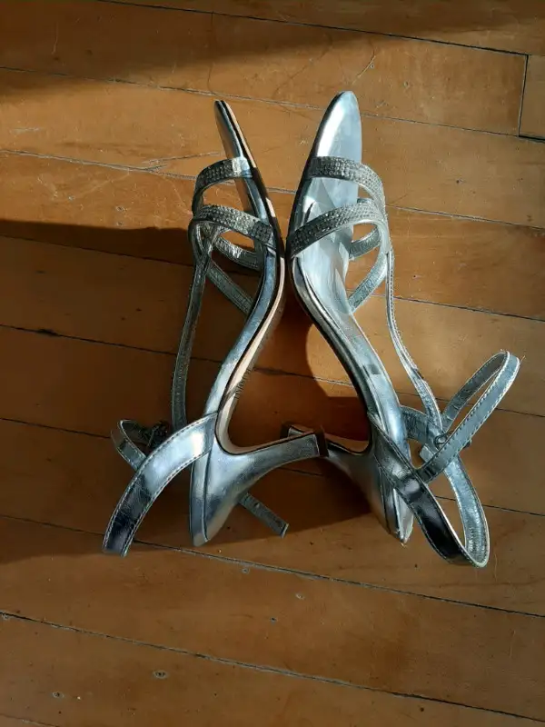 7.5 spring shoes in Women's - Shoes in Dartmouth - Image 3