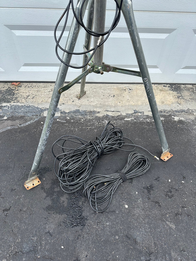  Dual satellite dish, stand, cables, and finder  in General Electronics in Renfrew - Image 4