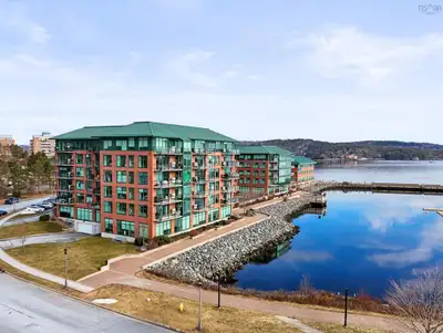 2 Beds + Den, 2 Baths - Apartment